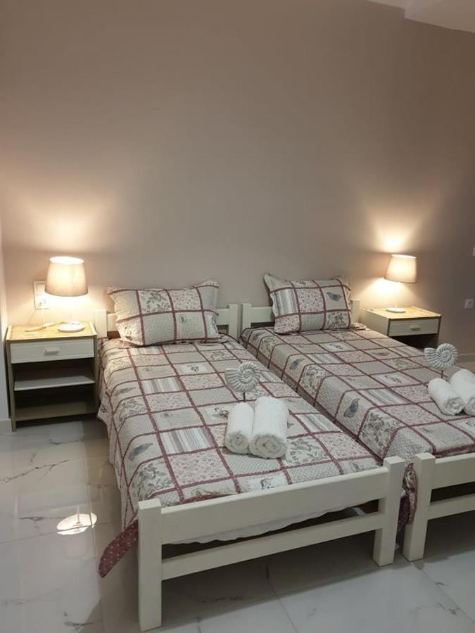 Eytyhias Yard Apartments In Poros Poros Town Ngoại thất bức ảnh