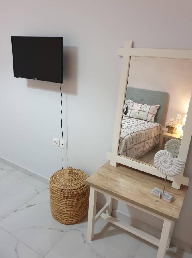 Eytyhias Yard Apartments In Poros Poros Town Ngoại thất bức ảnh